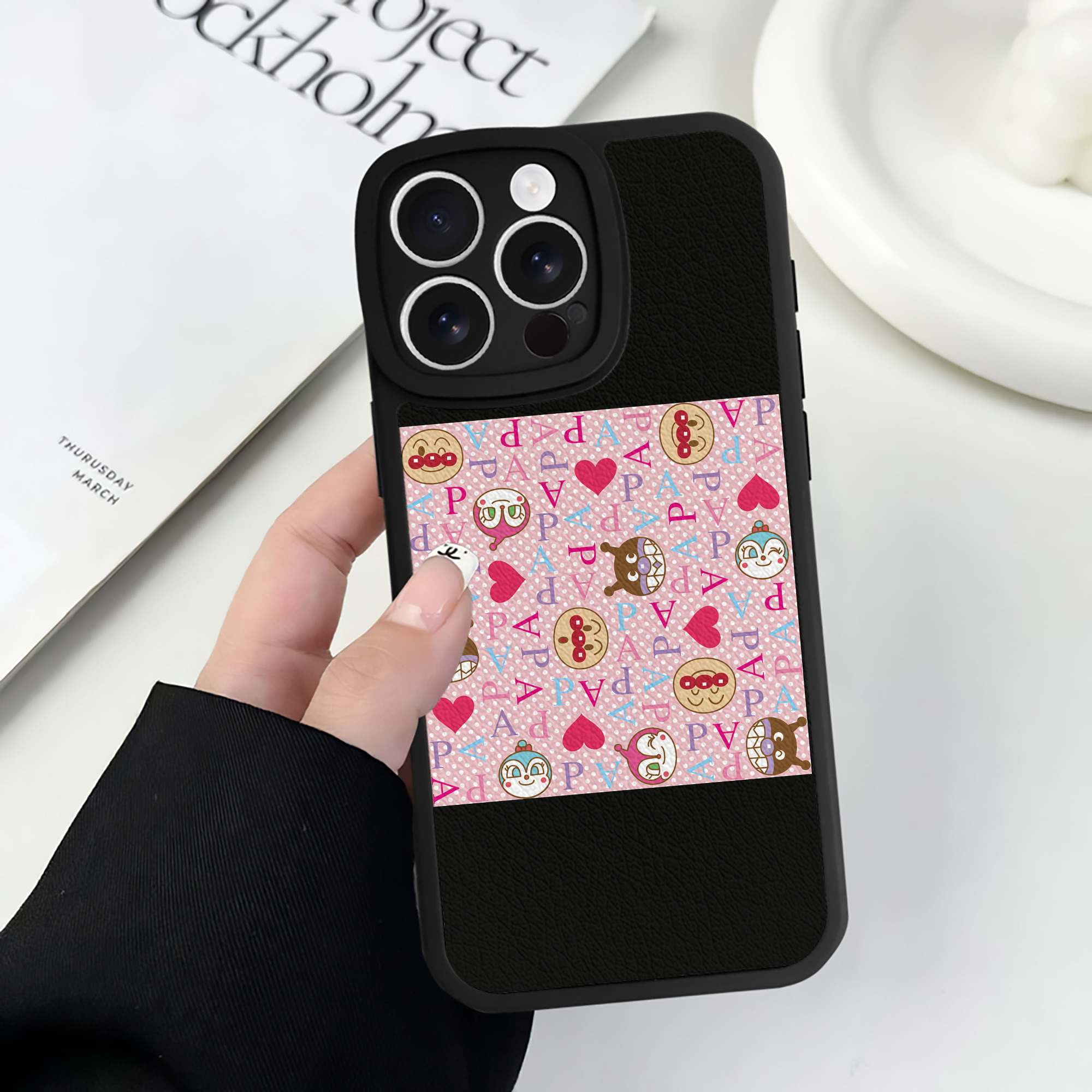 （画像用） アンパンマン Anpanman 【iPhone 16シリーズ対応】シリコンスマホケース（レザー調） 材質：シリコン